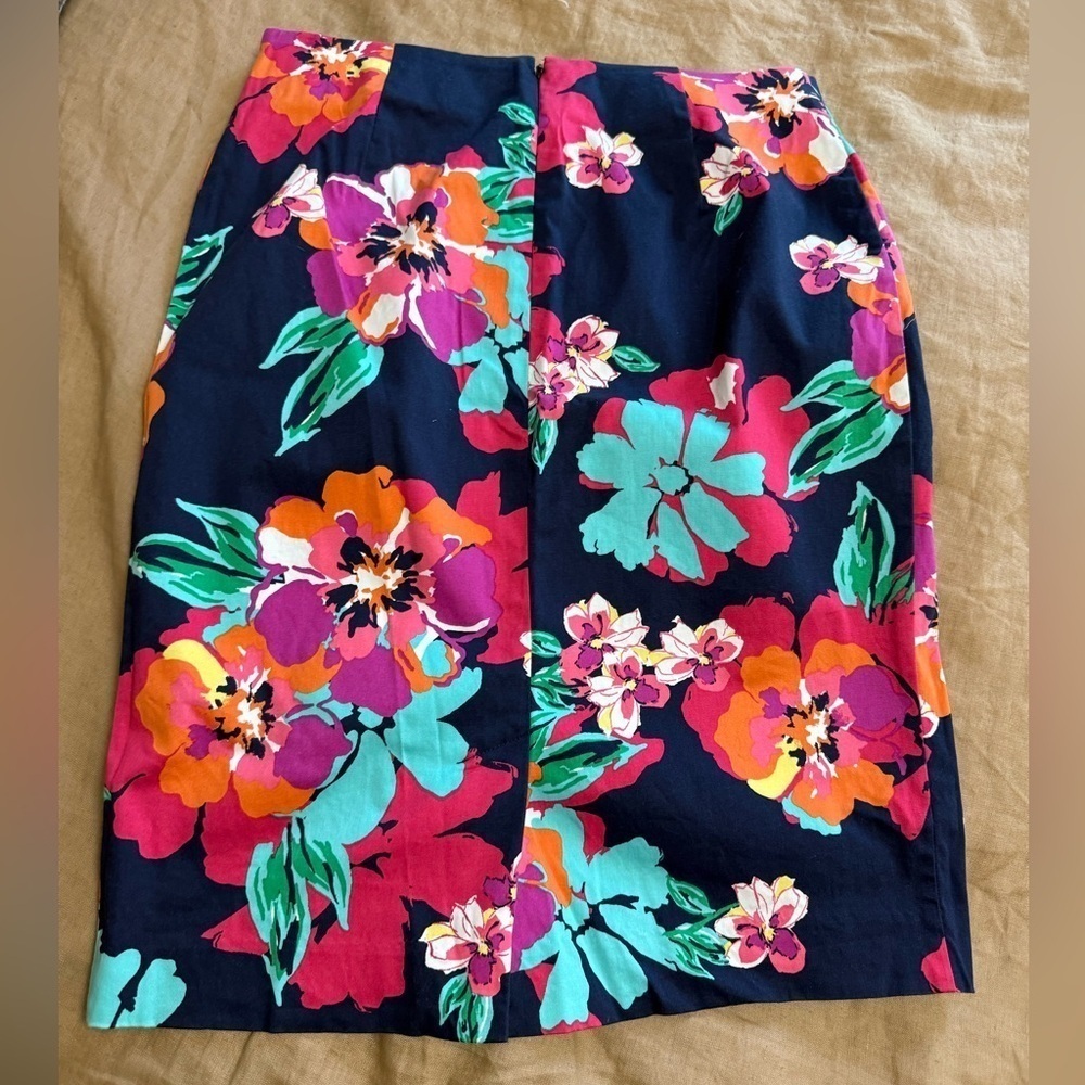 Talbots Floral Print cotton straight knee length petite Skirt - Picture 2 of 6